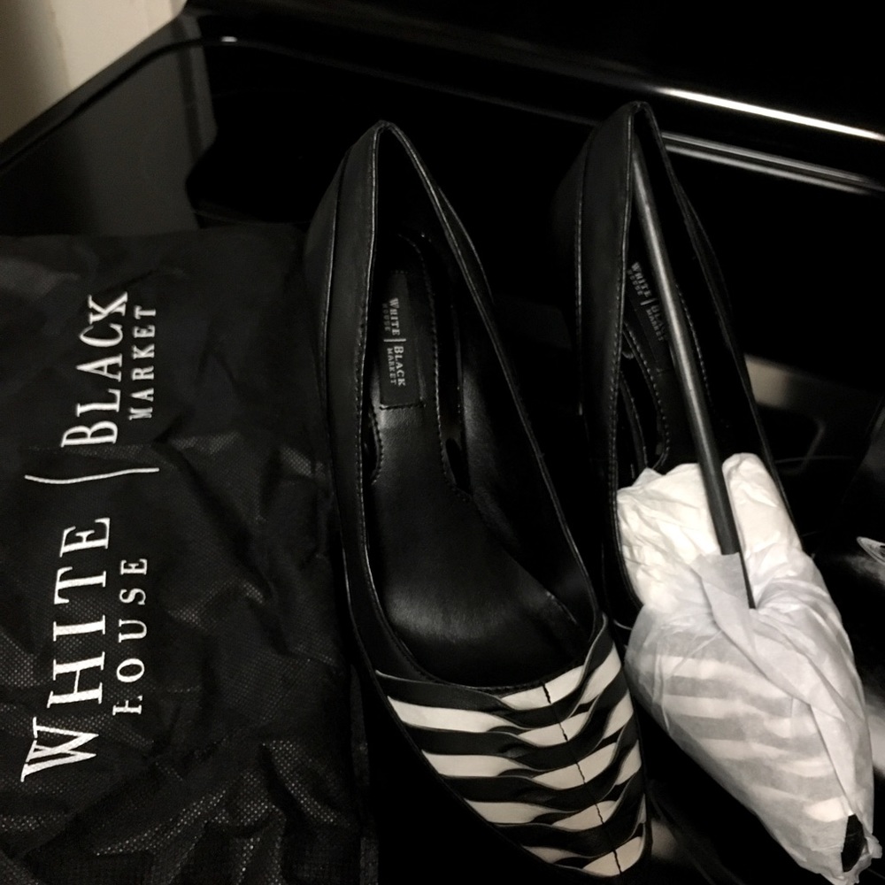 White House Black Market Ladies Heels Size 7 -New